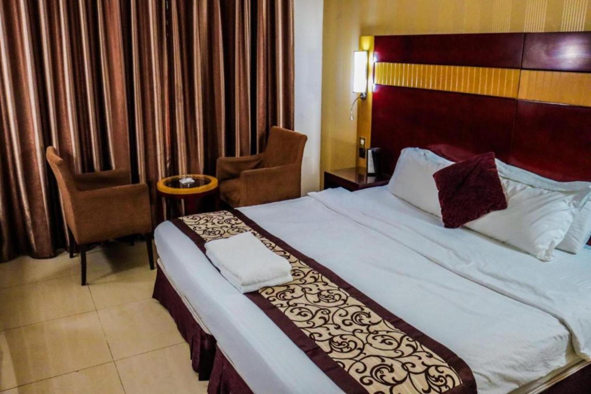 Palette Phoenix Hotel Dubaï Extérieur photo